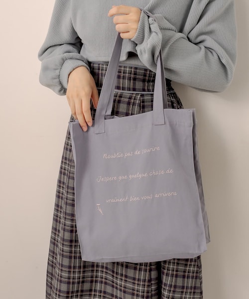 OLIVE des OLIVE（オリーブデオリーブ）の「カラフルトートバッグ（ショルダーバッグ・レディース・ピンク/サックスブルー/イエロー/オレンジ/レッド/ブラック/ミント/ラベンダー/アイボリー・FREE）」の2枚目の写真