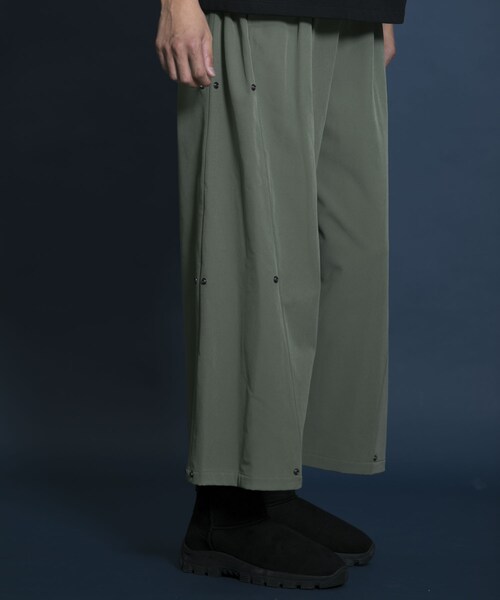Uiscel（ユイセル）の「Uiscel 撥水2WAYオーバーパンツ（その他・メンズ・BLACK/KHAKI・one）」の6枚目の写真