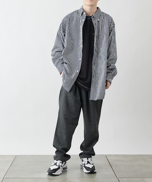 COLONY 2139(コロニートゥーワンスリーナイン)の「ジャガードストライプボタンダウンシャツ(シャツ/ブラウス・メンズ・ホワイト/ブルー/ネイビー・M/L)」の1枚目の写真