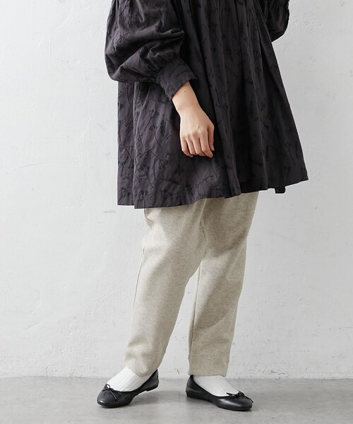 PUAL CE CIN（ピュアルセシン）の「圧縮ジャージテーパードパンツ（その他パンツ・レディース・オートミール/チャコールグレー/ブラック・FREE）」の2枚目の写真