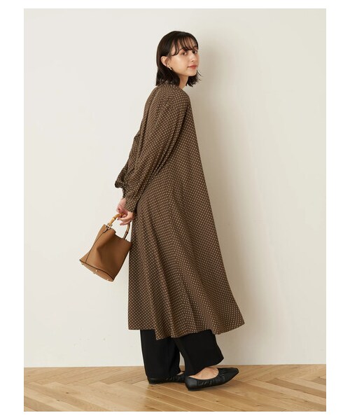 earth music&ecology(アースミュージックアンドエコロジー)の「フラワードットシャツワンピース(ワンピース/ドレス・ブラック/ブラウン/グリーン・F)」の9枚目の写真