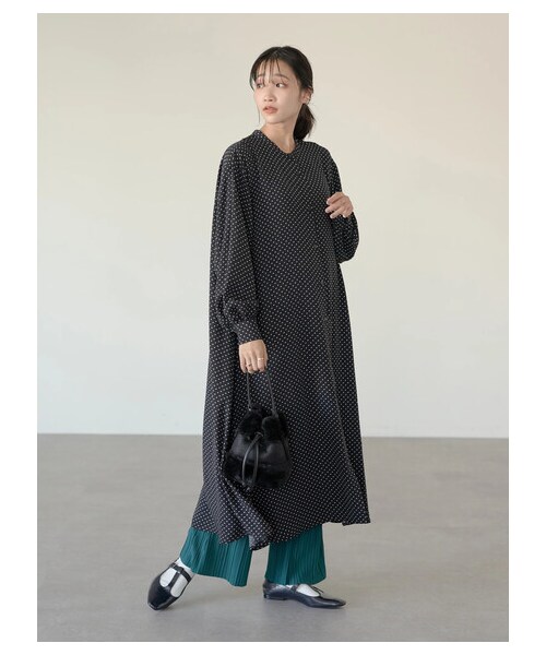 earth music&ecology(アースミュージックアンドエコロジー)の「フラワードットシャツワンピース(ワンピース/ドレス・ブラック/ブラウン/グリーン・F)」の17枚目の写真