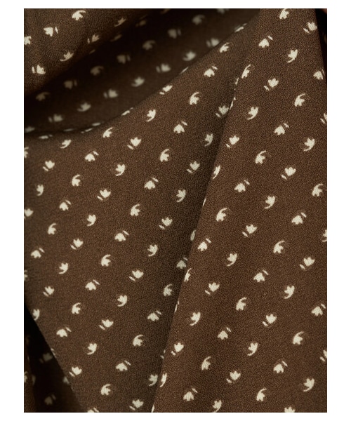 earth music&ecology(アースミュージックアンドエコロジー)の「フラワードットシャツワンピース(ワンピース/ドレス・ブラック/ブラウン/グリーン・F)」の5枚目の写真