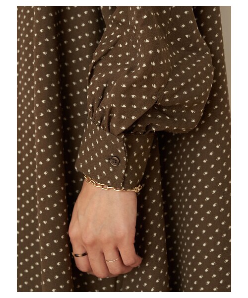 earth music&ecology(アースミュージックアンドエコロジー)の「フラワードットシャツワンピース(ワンピース/ドレス・ブラック/ブラウン/グリーン・F)」の4枚目の写真