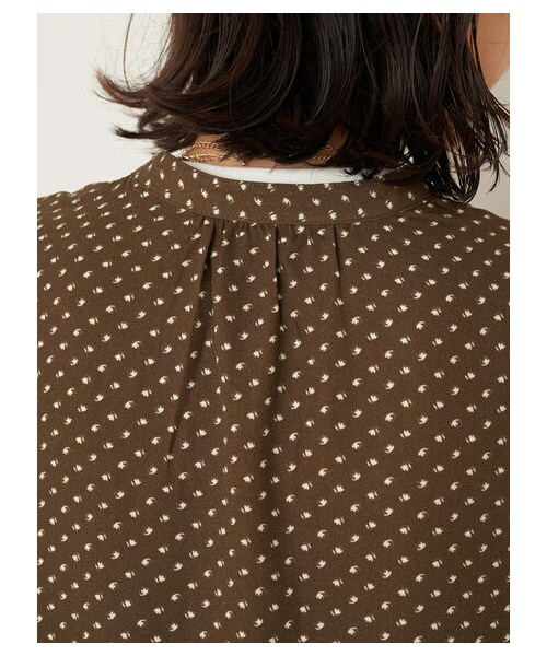 earth music&ecology(アースミュージックアンドエコロジー)の「フラワードットシャツワンピース(ワンピース/ドレス・ブラック/ブラウン/グリーン・F)」の3枚目の写真