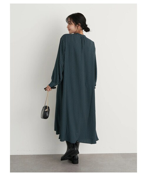 earth music&ecology(アースミュージックアンドエコロジー)の「フラワードットシャツワンピース(ワンピース/ドレス・ブラック/ブラウン/グリーン・F)」の13枚目の写真