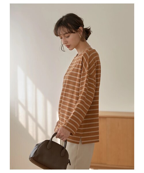 earth music&ecology（アースミュージックアンドエコロジー）の「ECORICHダブルボーダープルオーバー（トップス・オフホワイト/ブラック/ピンク/キャメル/グリーン・F）」の7枚目の写真