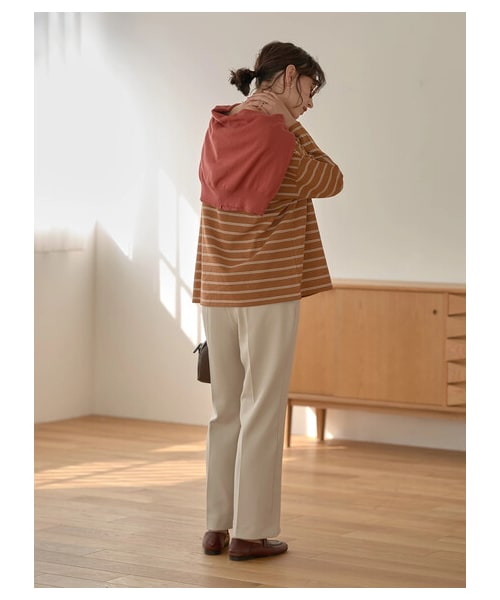 earth music&ecology（アースミュージックアンドエコロジー）の「ECORICHダブルボーダープルオーバー（トップス・オフホワイト/ブラック/ピンク/キャメル/グリーン・F）」の12枚目の写真