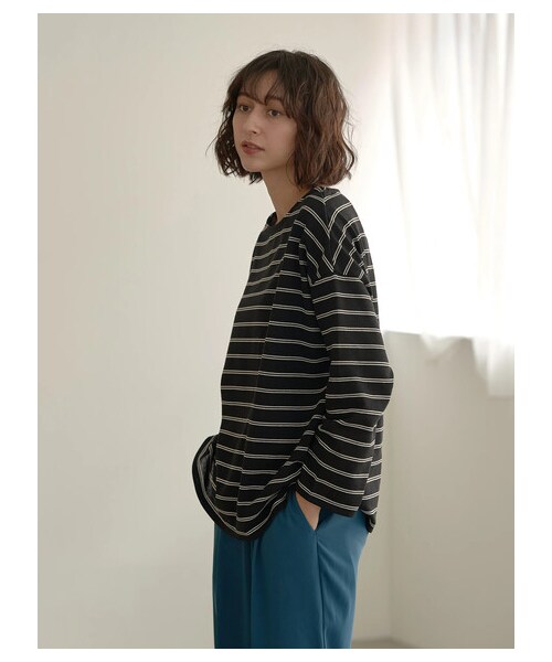 earth music&ecology（アースミュージックアンドエコロジー）の「ECORICHダブルボーダープルオーバー（トップス・オフホワイト/ブラック/ピンク/キャメル/グリーン・F）」の15枚目の写真