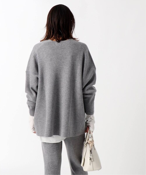 新品未使用✨AP STUDIO SCENTOFグレー Vネック ニット 長袖 AP STUDIO（エーピーストゥディオ）の「SCENTOF MATIS Vネックプル