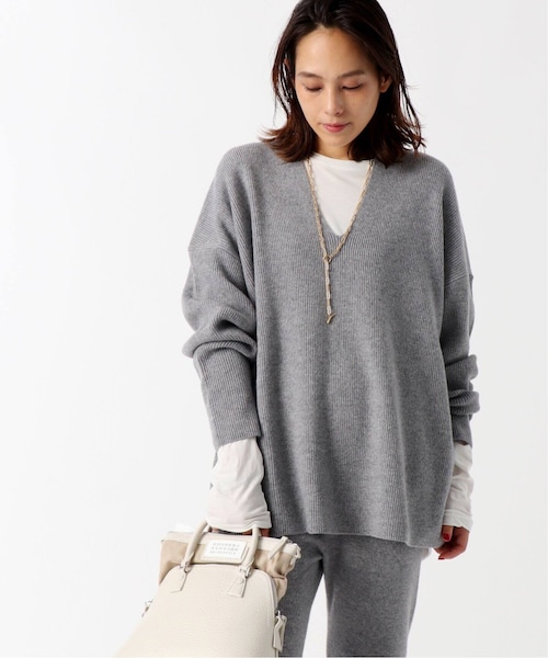 AP STUDIO（エーピーストゥディオ）の「SCENTOF MATIS Vネックプル