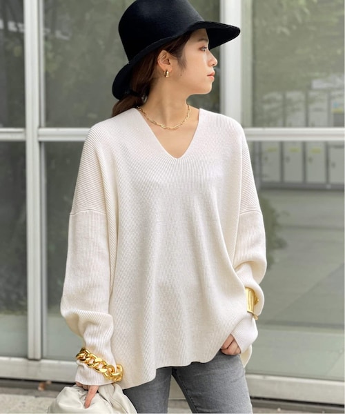 AP STUDIO（エーピーストゥディオ）の「SCENTOF MATIS Vネックプル