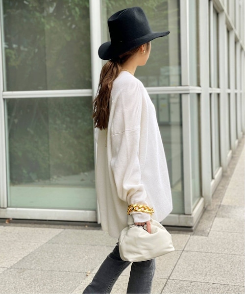 AP STUDIO（エーピーストゥディオ）の「SCENTOF MATIS Vネックプル