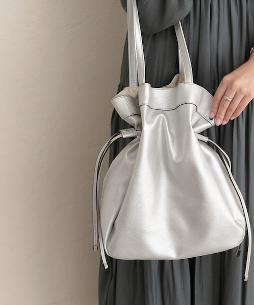 RODE SKO(ロデスコ)の「キンチャク風トートバッグ(その他・レディース・IVORY/BLACK/CAMEL/SILVER・one)」の15枚目の写真