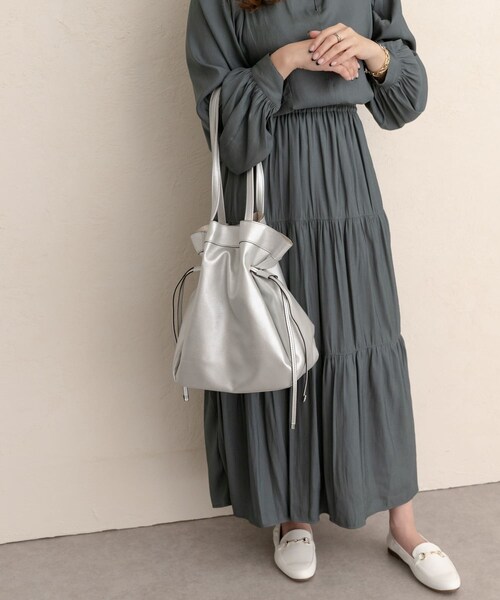 RODE SKO(ロデスコ)の「キンチャク風トートバッグ(その他・レディース・IVORY/BLACK/CAMEL/SILVER・one)」の16枚目の写真