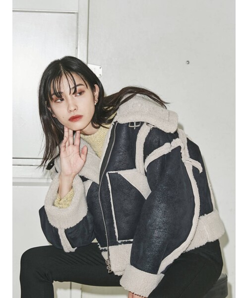 EMODA（エモダ）の「ショートフェイクムートンブルゾン（ブルゾン・アイボリー/ブラック/ライトミックス/ミックス・F）」の7枚目の写真