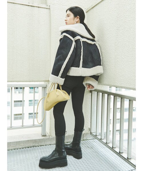 EMODA（エモダ）の「ショートフェイクムートンブルゾン（ブルゾン・アイボリー/ブラック/ライトミックス/ミックス・F）」の17枚目の写真