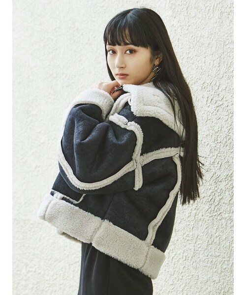 EMODA（エモダ）の「ショートフェイクムートンブルゾン（ブルゾン・アイボリー/ブラック/ライトミックス/ミックス・F）」の12枚目の写真