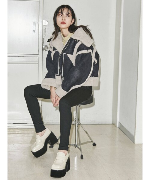 EMODA（エモダ）の「ショートフェイクムートンブルゾン（ブルゾン・アイボリー/ブラック/ライトミックス/ミックス・F）」の8枚目の写真