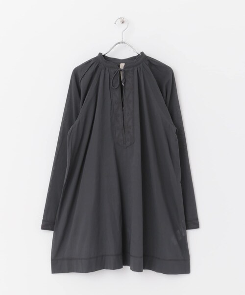 siiwa(シーワ)の「siiwa 刺繍入りチュニックブラウス(その他・レディース・オフ/スミクロ・one)」の3枚目の写真