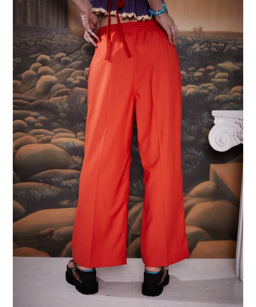 PAMEO POSE(パメオポーズ)の「2way Tuck Pants(パンツ・ベージュ/ブルー/オレンジ/ブラック・F)」の5枚目の写真