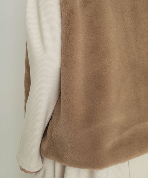 w closet（ダブルクローゼット）の「★先行予約★エコファーベスト【12月上旬入荷】（ジャケット/アウター・レディース・モカ・FREE）」の8枚目の写真