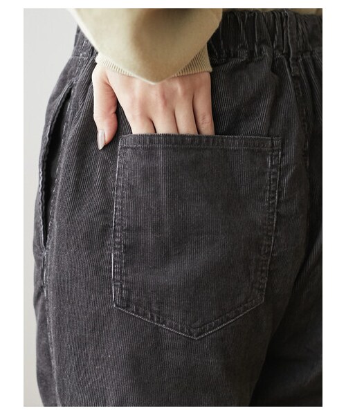 Green　Parks（グリーンパークス）の「コーデュロイイージーパンツ（パンツ・ライトグレー/チャコールグレー/サックスブルー/エクリュ・F）」の8枚目の写真