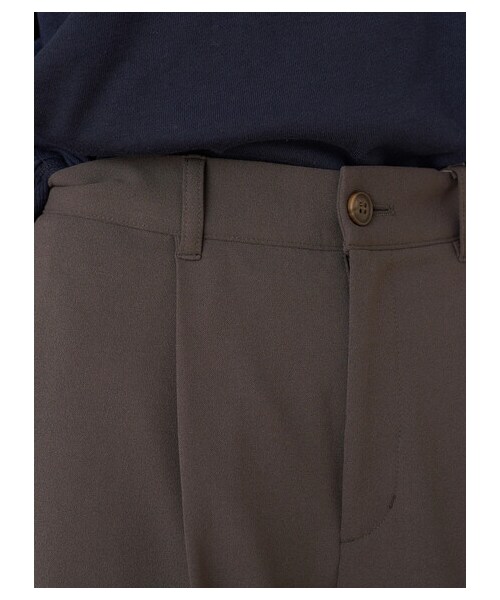 earth music&ecology(アースミュージックアンドエコロジー)の「ハイウエストタックストレートパンツ(パンツ・チャコールグレー/ピンク/ライトベージュ/ミント・S/M)」の2枚目の写真