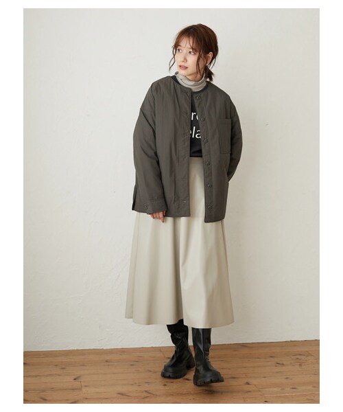 Green Parks(グリーンパークス)の「ノーカラー薄綿シャツブルゾン(ジャケット/アウター・チャコールグレー/ブラック/ライトベージュ・F)」の4枚目の写真