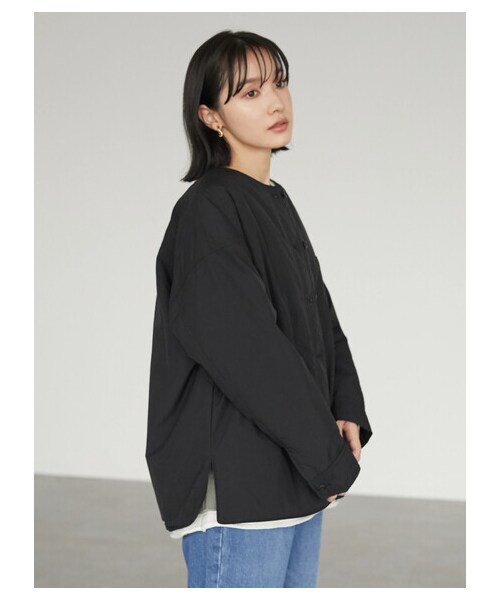 Green Parks(グリーンパークス)の「ノーカラー薄綿シャツブルゾン(ジャケット/アウター・チャコールグレー/ブラック/ライトベージュ・F)」の12枚目の写真