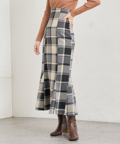 natural couture(ナチュラルクチュール)の「【WEB限定】合皮&ビッグチェックハイウエストマーメイドスカート Mサイズ(スカート・レディース・ベージュ系その他/ブラウン系その他/パープル/モカ・M)」の1枚目の写真