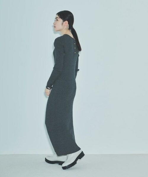 ENsMOL.（エンスモール）の「バックヘンリーニットロングワンピース（ワンピース/ドレス・レディース・サックス/ベージュ/チャコールグレー・FREE）」の22枚目の写真