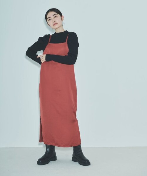 ENsMOL.（エンスモール）の「サテンキャミワンピース（ワンピース/ドレス・レディース・黒/テラコッタ・S/XS）」の2枚目の写真