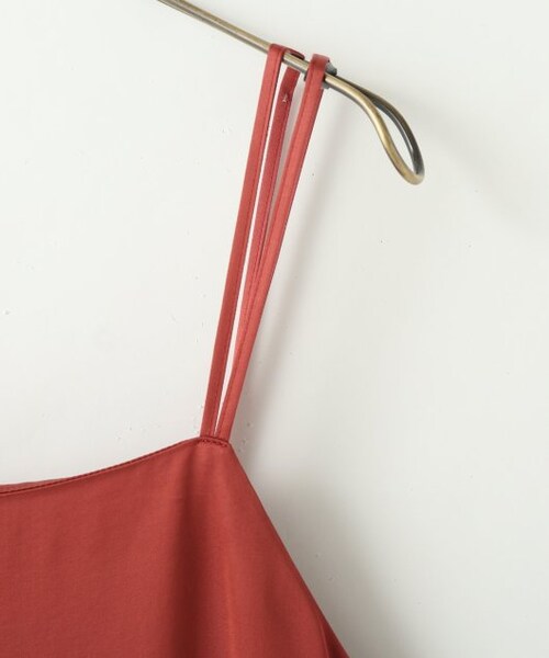 ENsMOL.（エンスモール）の「サテンキャミワンピース（ワンピース/ドレス・レディース・黒/テラコッタ・S/XS）」の7枚目の写真