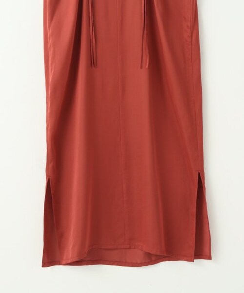 ENsMOL.（エンスモール）の「サテンキャミワンピース（ワンピース/ドレス・レディース・黒/テラコッタ・S/XS）」の11枚目の写真