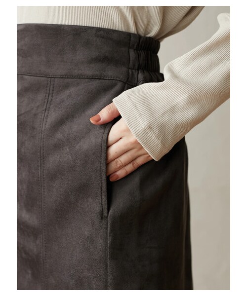 Green　Parks（グリーンパークス）の「・ELENCARE DUE スエードポンチナロースカート（スカート・アイボリー/チャコールグレー/モカ・F）」の3枚目の写真