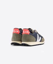 BONbazaar（ボンバザール）の「《メンズ》【VEJA ベジャ】スニーカーRIO BRANCO ORANGE（スニーカー・メンズ）」