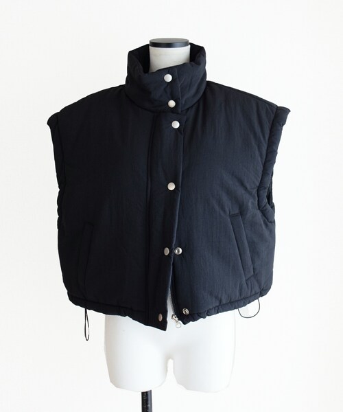 Marient(マリエント)の「パディングベスト(ダウンベスト・レディース・ホワイト/ブラック・FREE)」の2枚目の写真