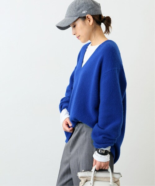 AP STUDIO(エーピーストゥディオ)の「《予約》 Four time cashmere Vネックセーター(トップス・グレー/(006)/フリー/在庫あり)」の4枚目の写真