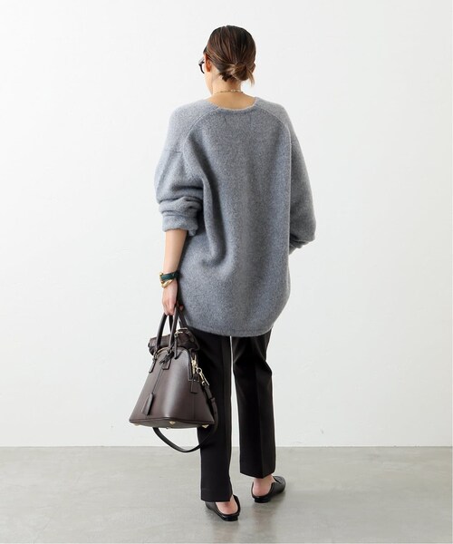 AP STUDIO(エーピーストゥディオ)の「《予約》 Four time cashmere Vネックセーター(トップス・グレー/(006)/フリー/在庫あり)」の9枚目の写真