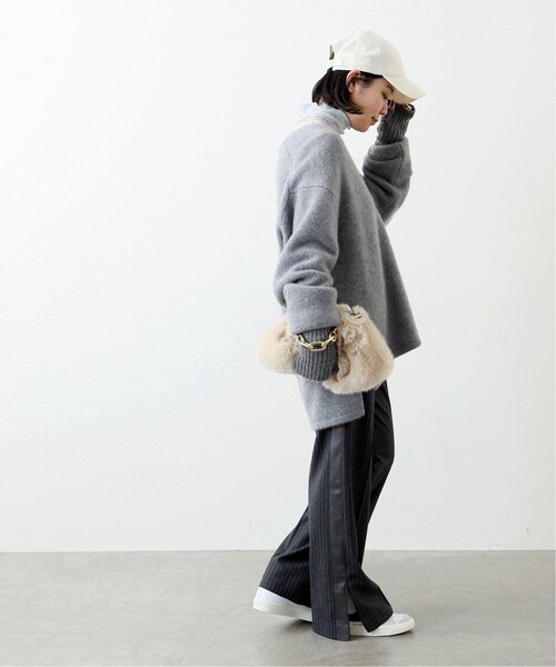AP STUDIO(エーピーストゥディオ)の「《予約》 Four time cashmere Vネックセーター(トップス・グレー/(006)/フリー/在庫あり)」の13枚目の写真