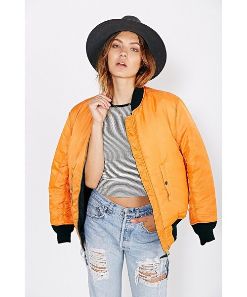 Alpha Industries（アルファインダストリーズ）の「Alpha Industries MA-1 Bomber Jacket（トップス・レディース・GREEN/BLACK・L/S）」の4枚目の写真