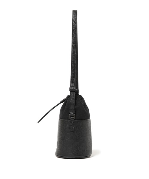 Maison Margiela（メゾンマルジェラ）の「5AC MINI BUCKET（バッグ・レディース・BLACK/01・F）」の2枚目の写真