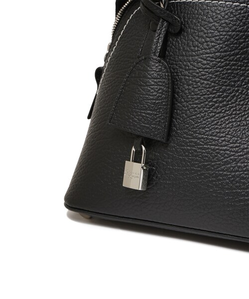 Maison Margiela（メゾンマルジェラ）の「5AC MINI（バッグ・レディース・BLACK/01/TAUPE/14）」の10枚目の写真