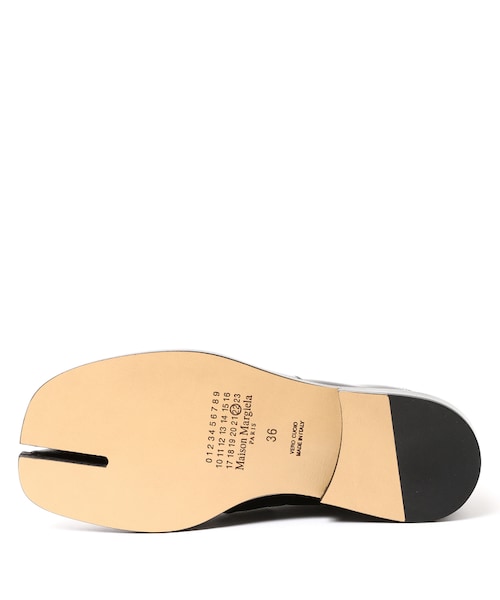 Maison Margiela(メゾンマルジェラ)の「'Tabi' MALE FLAT(シューズ・レディース・BLACK/01・38)」の4枚目の写真