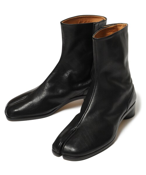 'Tabi' boots