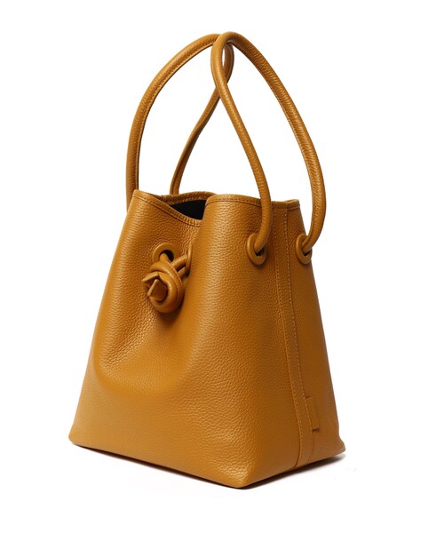 VASIC（ヴァジック）の「BOND LEATHER（バッグ・レディース・BEIGE/27/BLACK/01/オレンジ系/70/O.WHITE/11/MINT/38/MOCHA/21・F）」の11枚目の写真