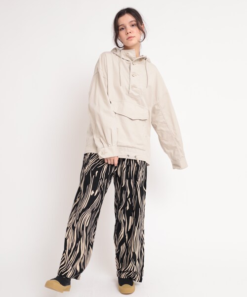 RNA-N（アールエヌエーエヌ）の「R3914 ラインドローイングプリントパンツ（パンツ・レディース・ブラック/ベージュ/ベージュ/パープル/ブラウン/ライトブルー）」の8枚目の写真