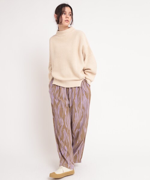 RNA-N（アールエヌエーエヌ）の「R3914 ラインドローイングプリントパンツ（パンツ・レディース・ブラック/ベージュ/ベージュ/パープル/ブラウン/ライトブルー）」の19枚目の写真