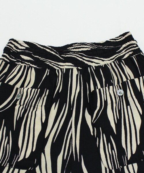 RNA-N（アールエヌエーエヌ）の「R3914 ラインドローイングプリントパンツ（パンツ・レディース・ブラック/ベージュ/ベージュ/パープル/ブラウン/ライトブルー）」の14枚目の写真